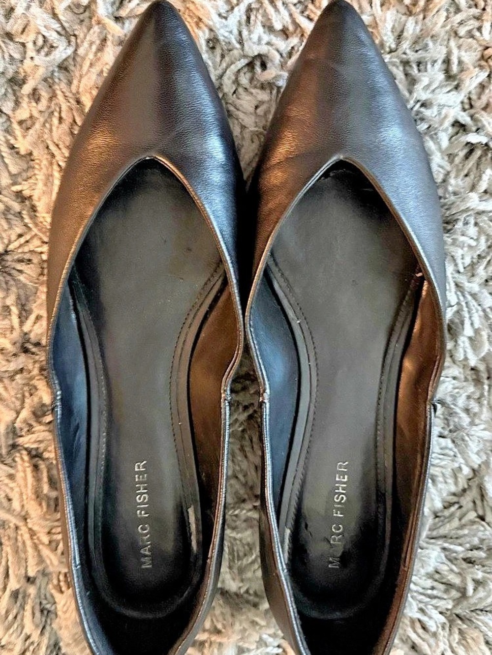 Marc Fisher Pointed-Toe Flats in Black US 9.5